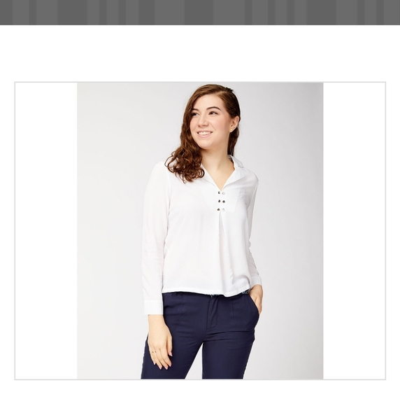 Tahari Women's Soft White Buttoned  v-neck collared blouse Shirts size XS‎ new - Picture 3 of 3